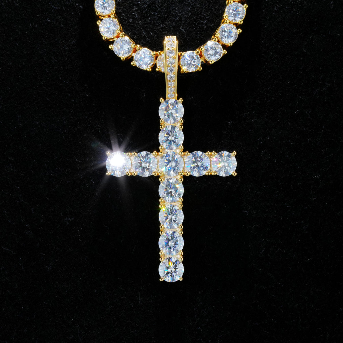 4.51 Carat 925S & VVS Moissanite Cross In Gold