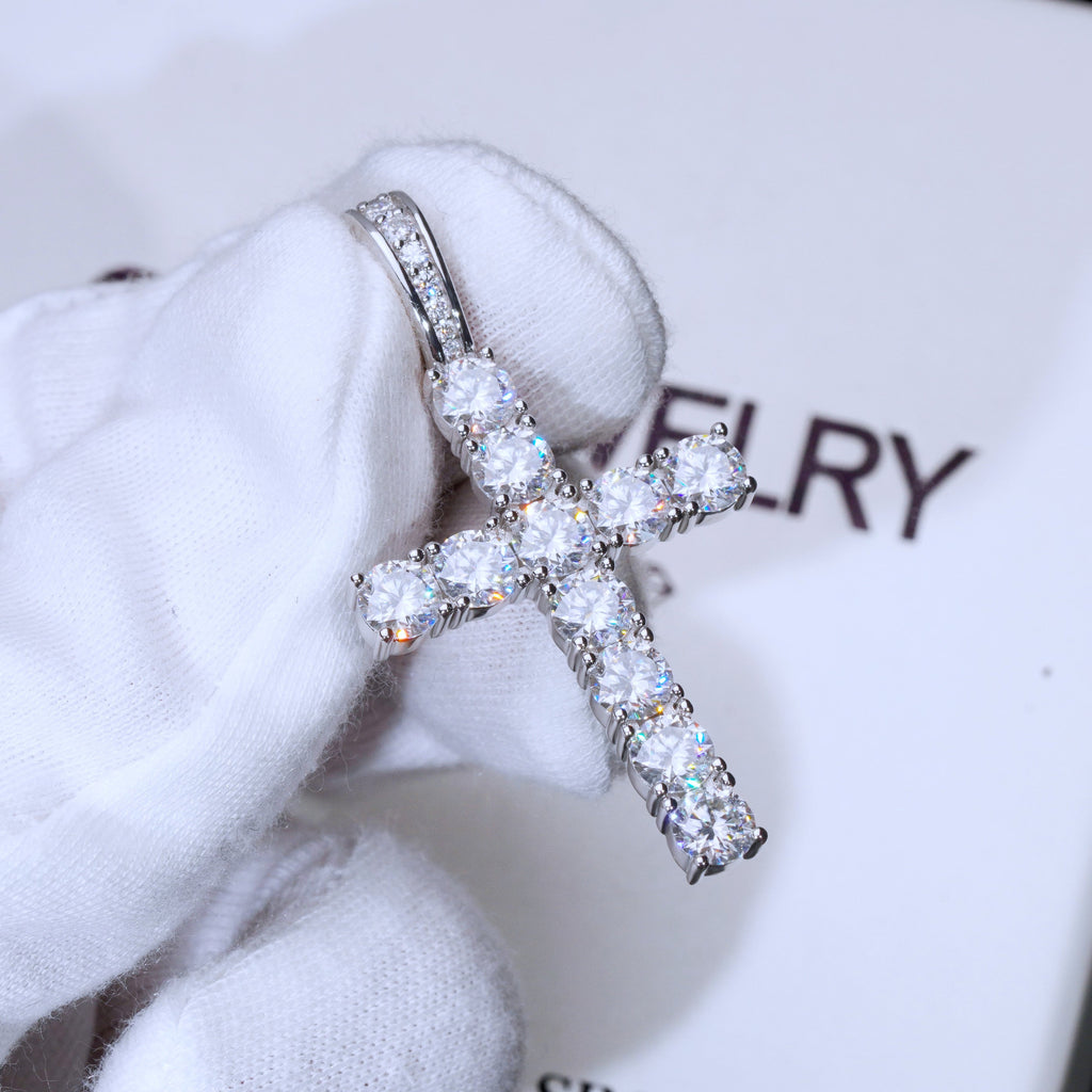 4.51 Carat 925S & VVS Moissanite Cross In White Gold