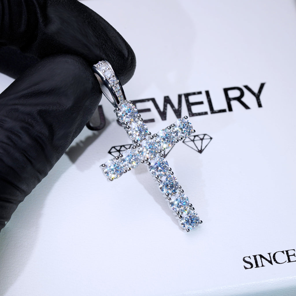 4.51 Carat 925S & VVS Moissanite Cross In White Gold